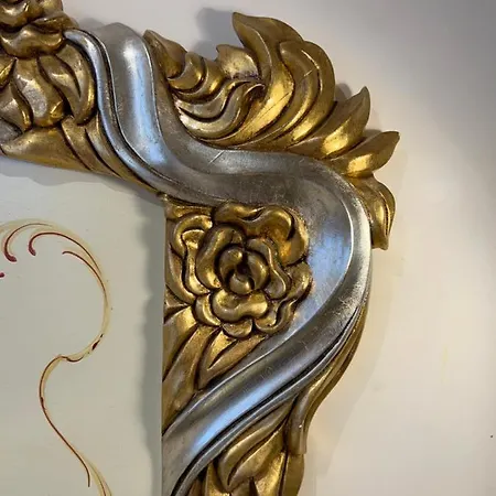 威尼斯旅馆 *
